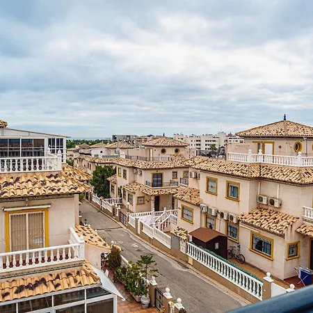 Holiday home Beautiful 3-bed House With Communal Pool
