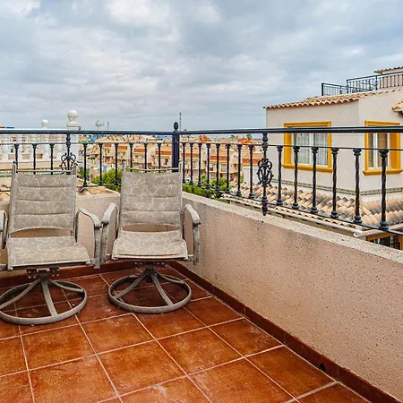 Beautiful 3-bed House With Communal Pool Holiday home Orihuela