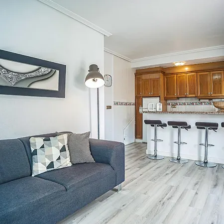 Beautiful 3-bed House With Communal Pool Holiday home